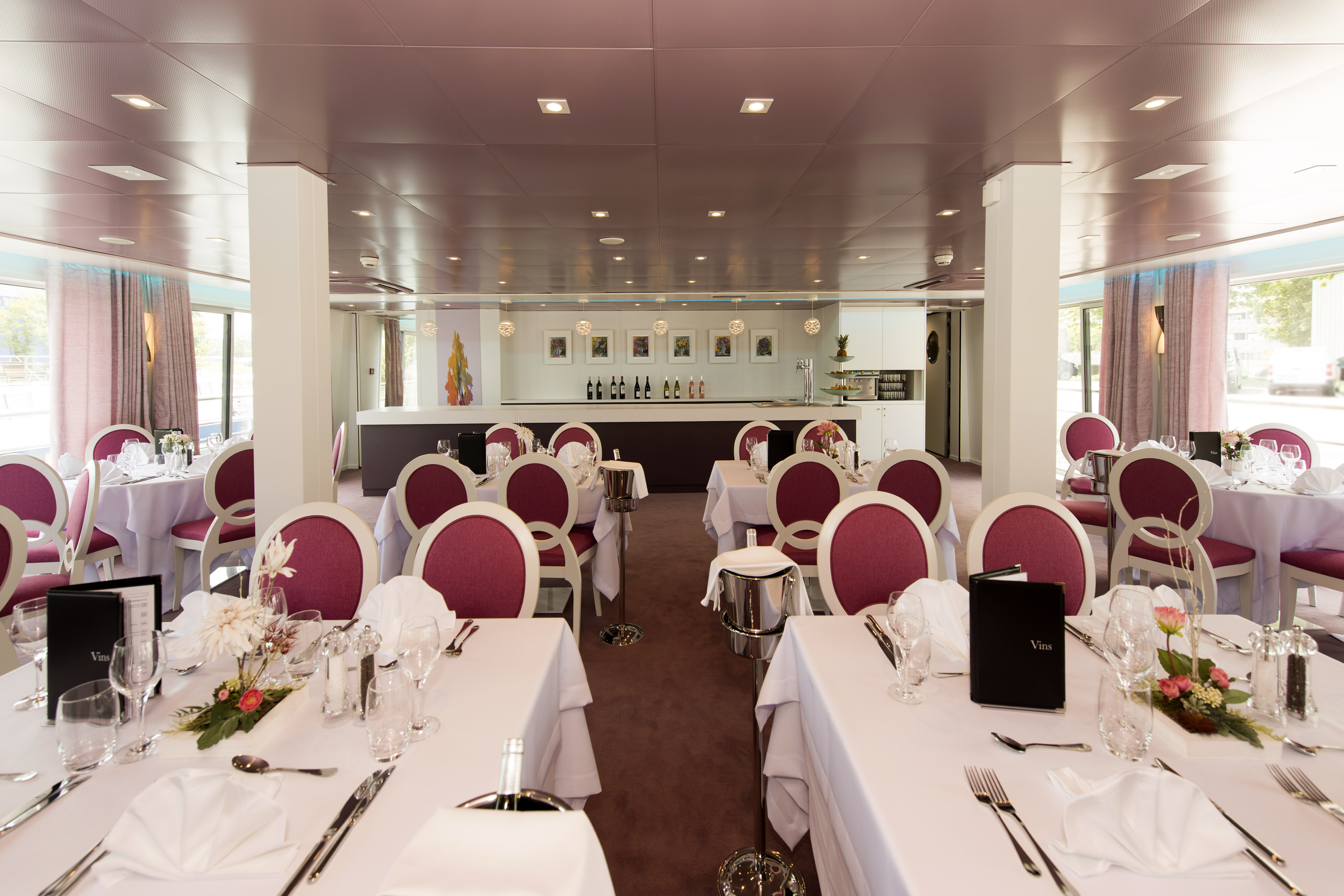 CroisiEurope MS Douce France Restaurant 4.jpg